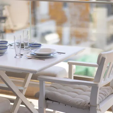 Апартаменты Roula's *