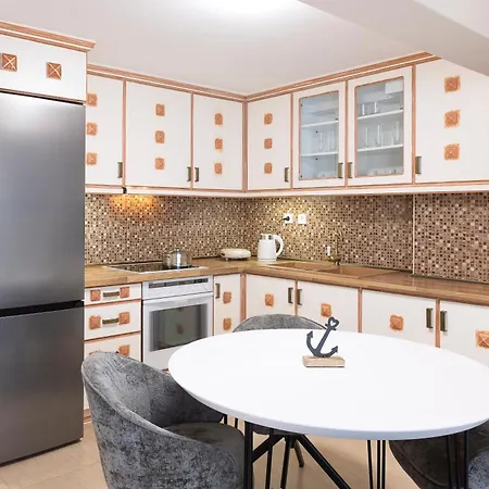 Апартаменты Roula's